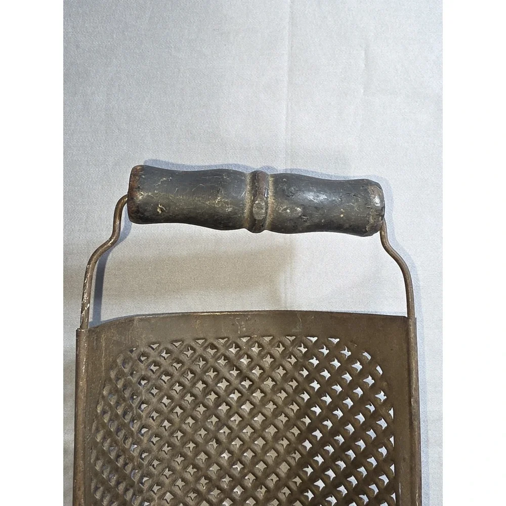 Vintage Metal Hand Grater Wood Handle Primitive Farmhouse Kitchen Rustic Decor